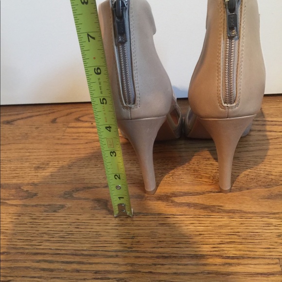 Brand New subtly glittery Sandals - Picture 2 of 4